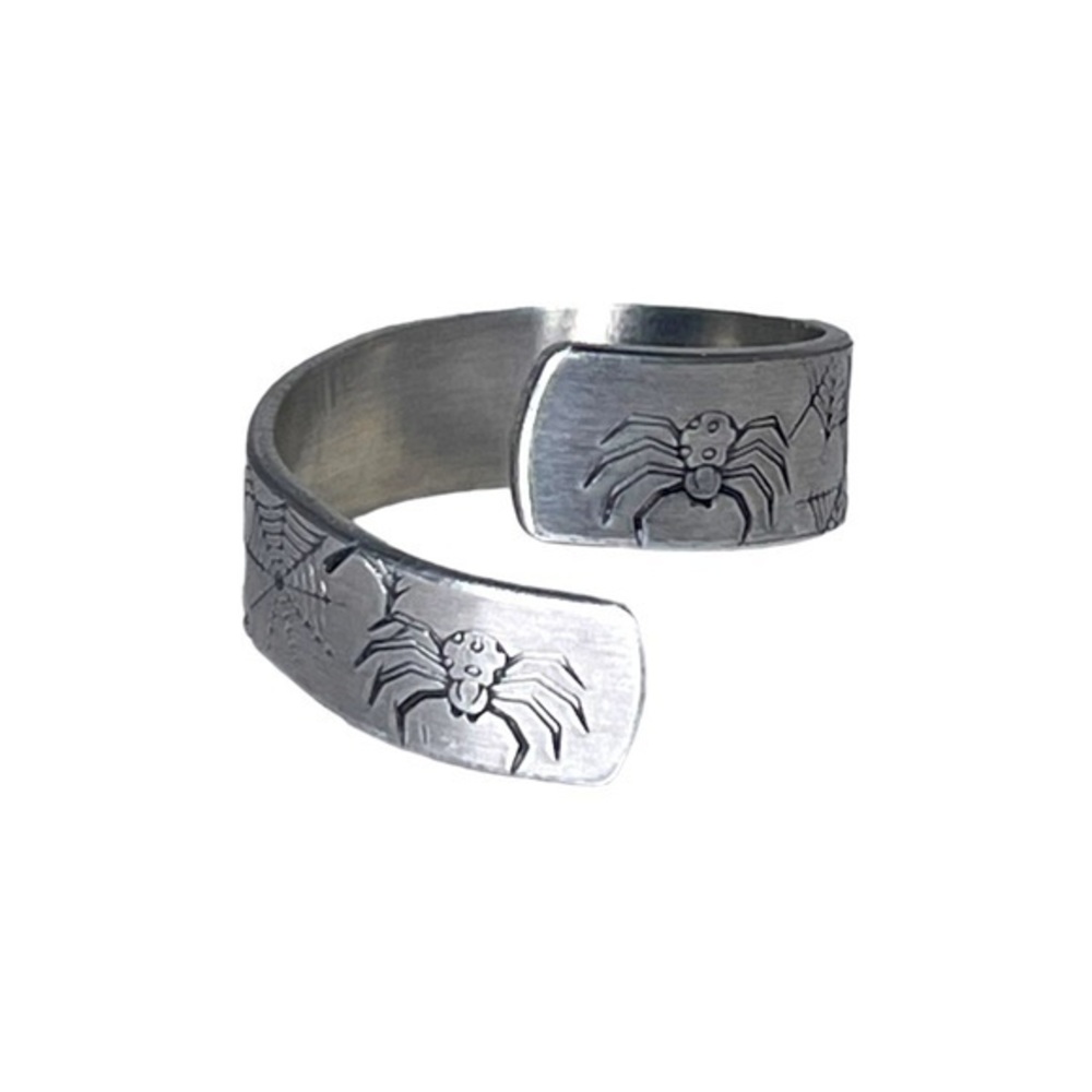 Handmade 8 stamped spider adjustable hypoallergenic silver aluminum wrap ring